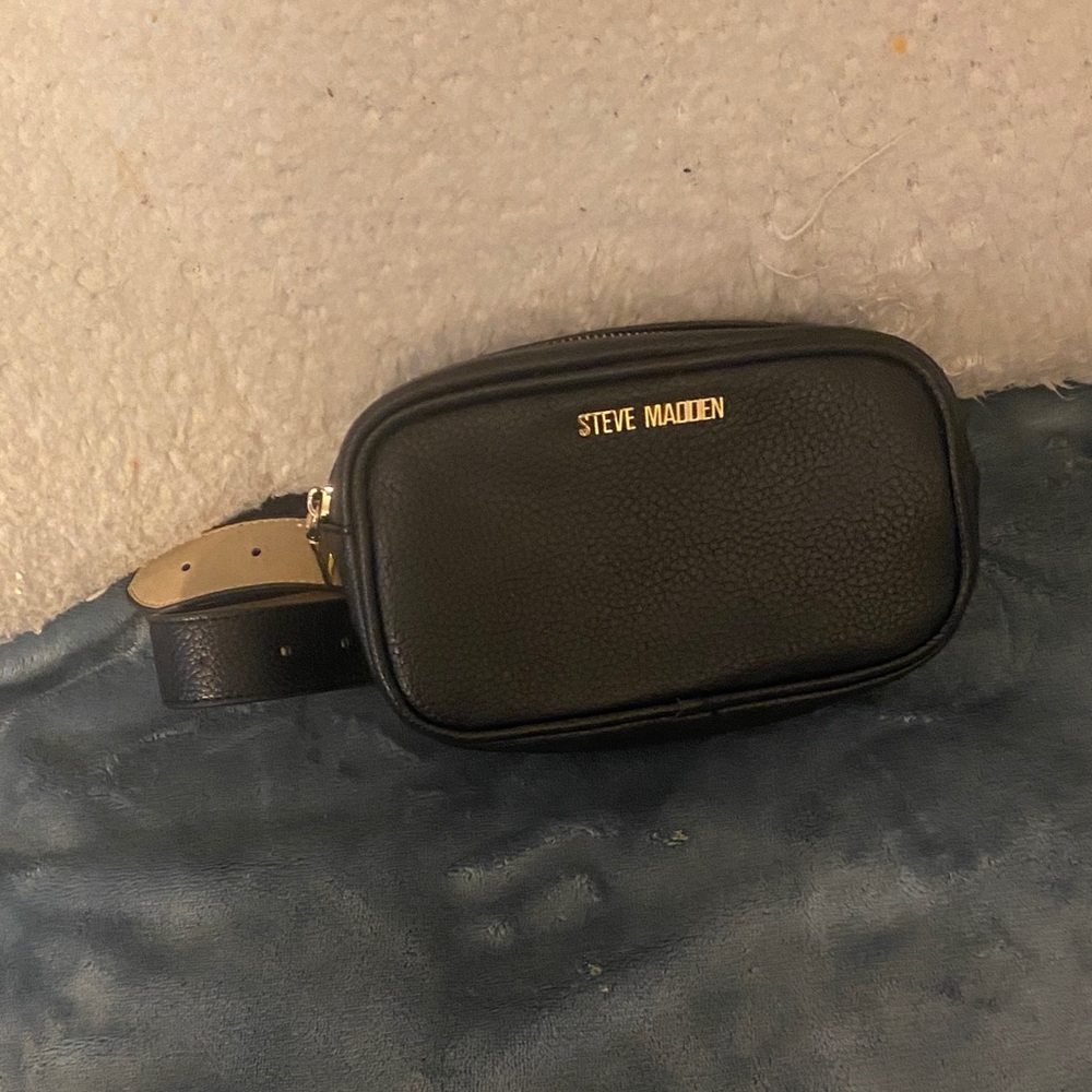 Steve Madden Black Leather Belt Bag